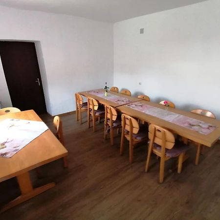 Casa Bunicii Hotel Sasca Montana Ngoại thất bức ảnh